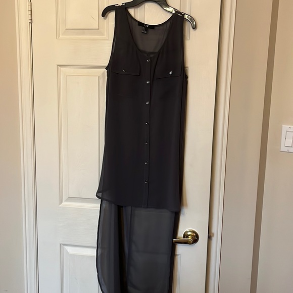 High-Low Sheer Tank - Picture 1 of 5